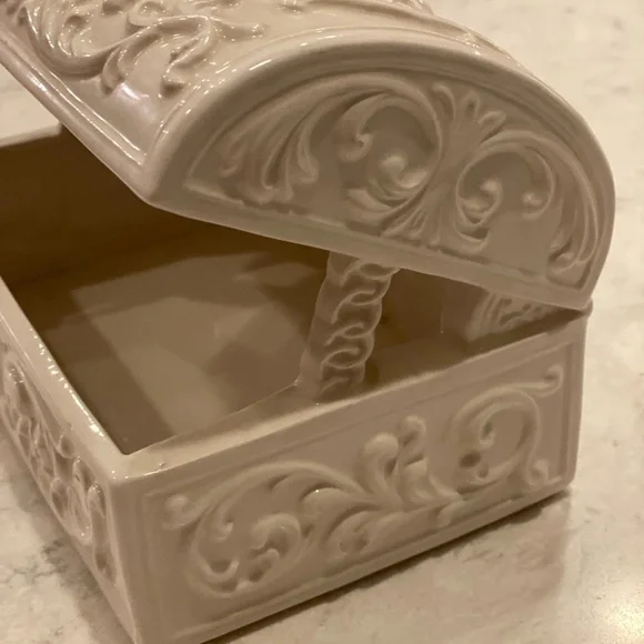 Large white ceramic box